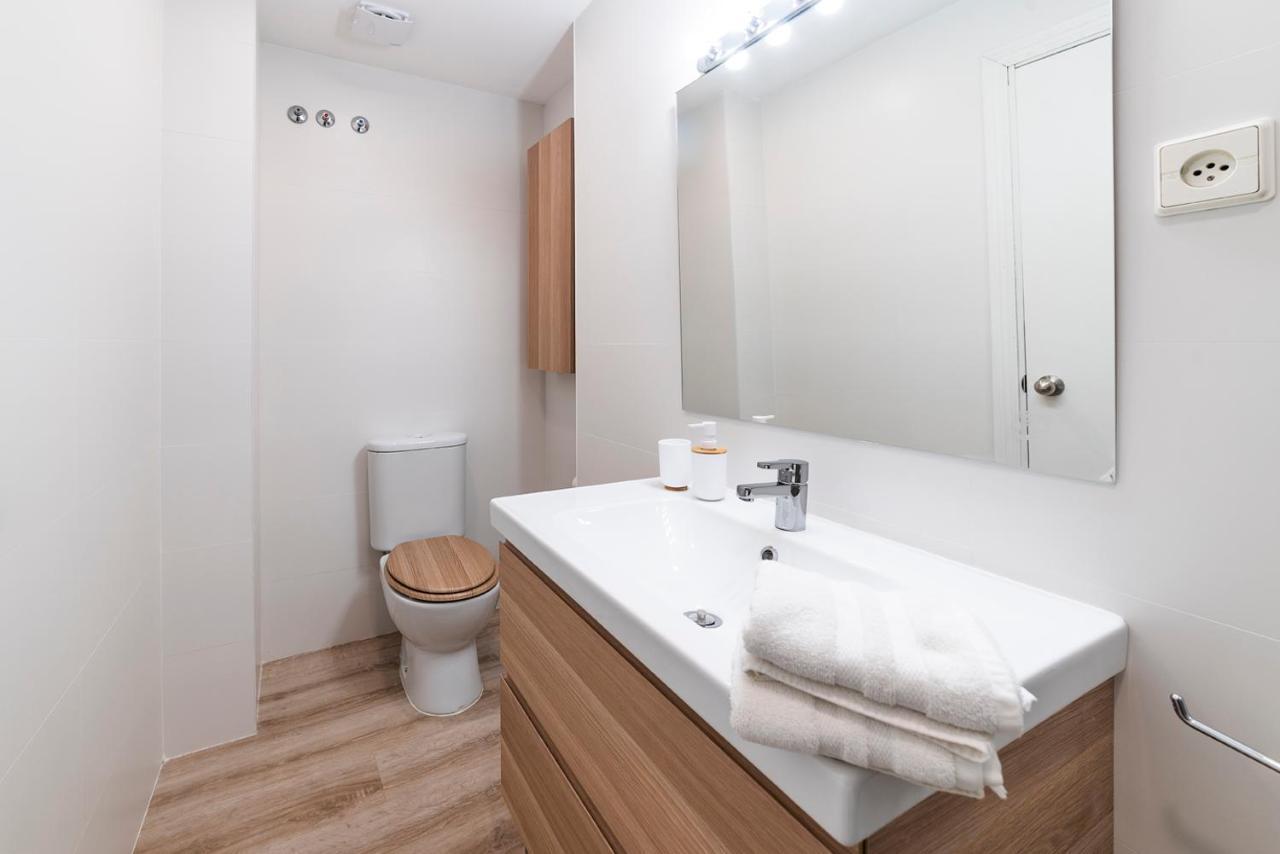 Apartamentos Alfaqueque A Sevilla Bagian luar foto