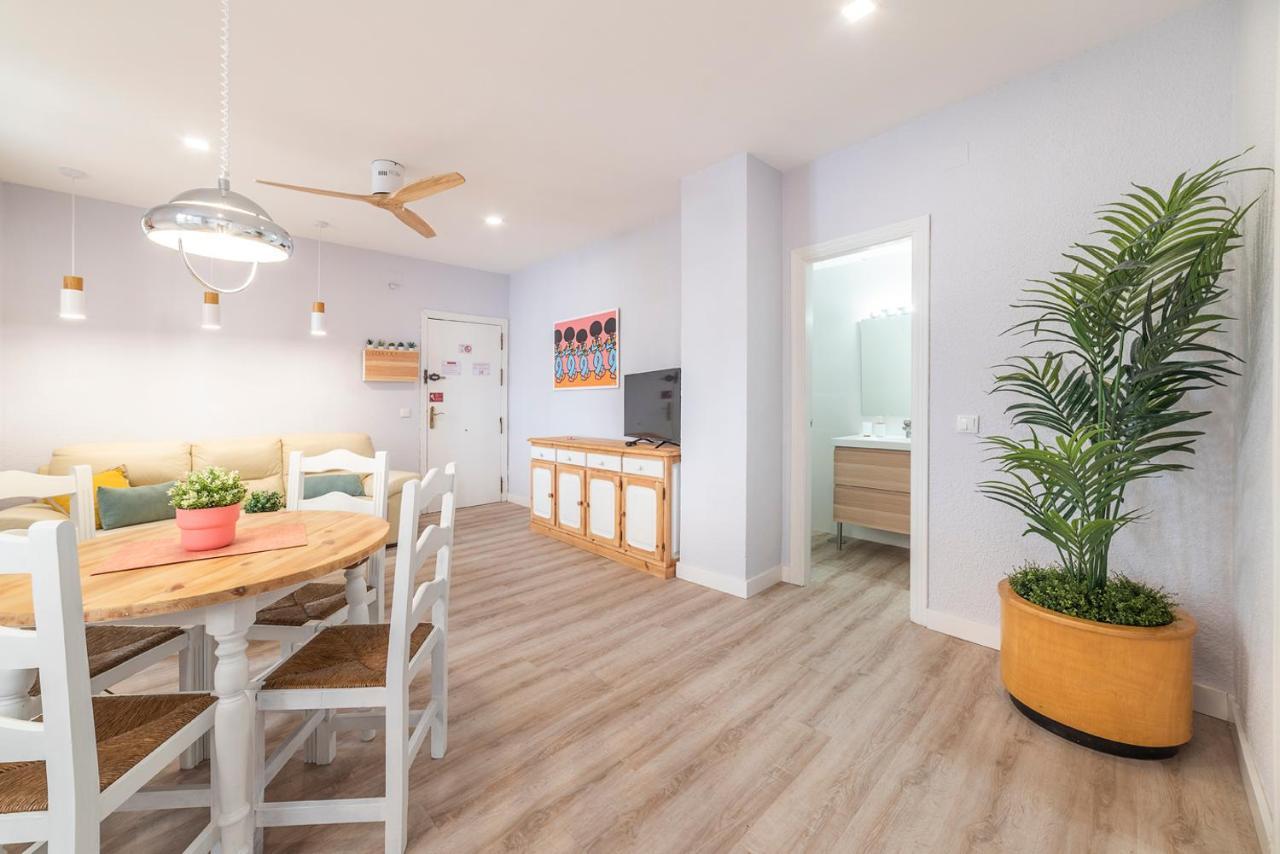 Apartamentos Alfaqueque A Sevilla Bagian luar foto