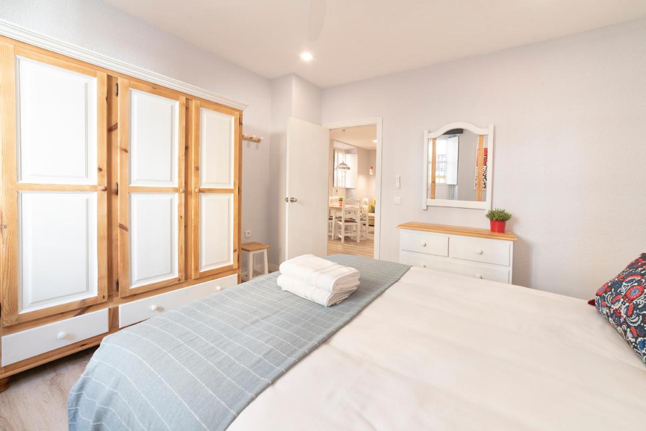 Apartamentos Alfaqueque A Sevilla Bagian luar foto