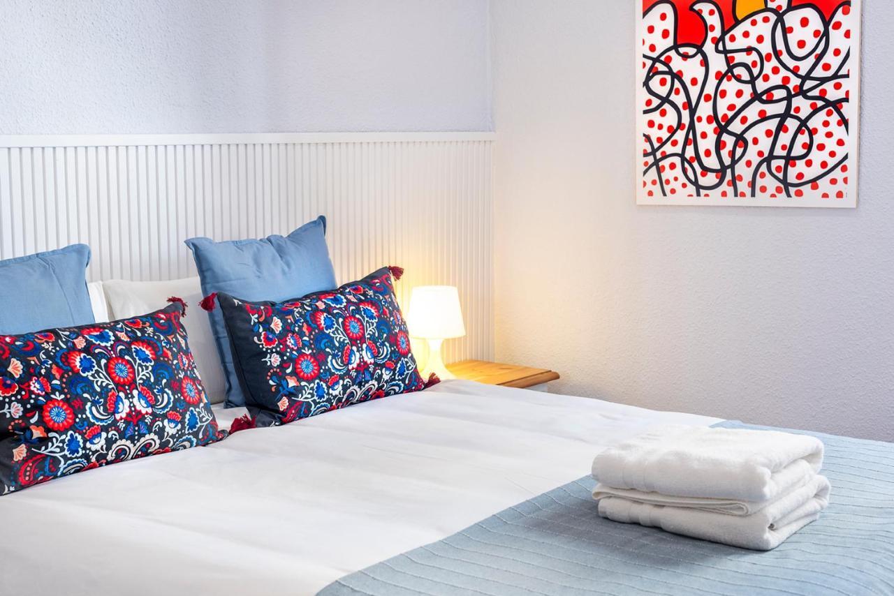 Apartamentos Alfaqueque A Sevilla Bagian luar foto