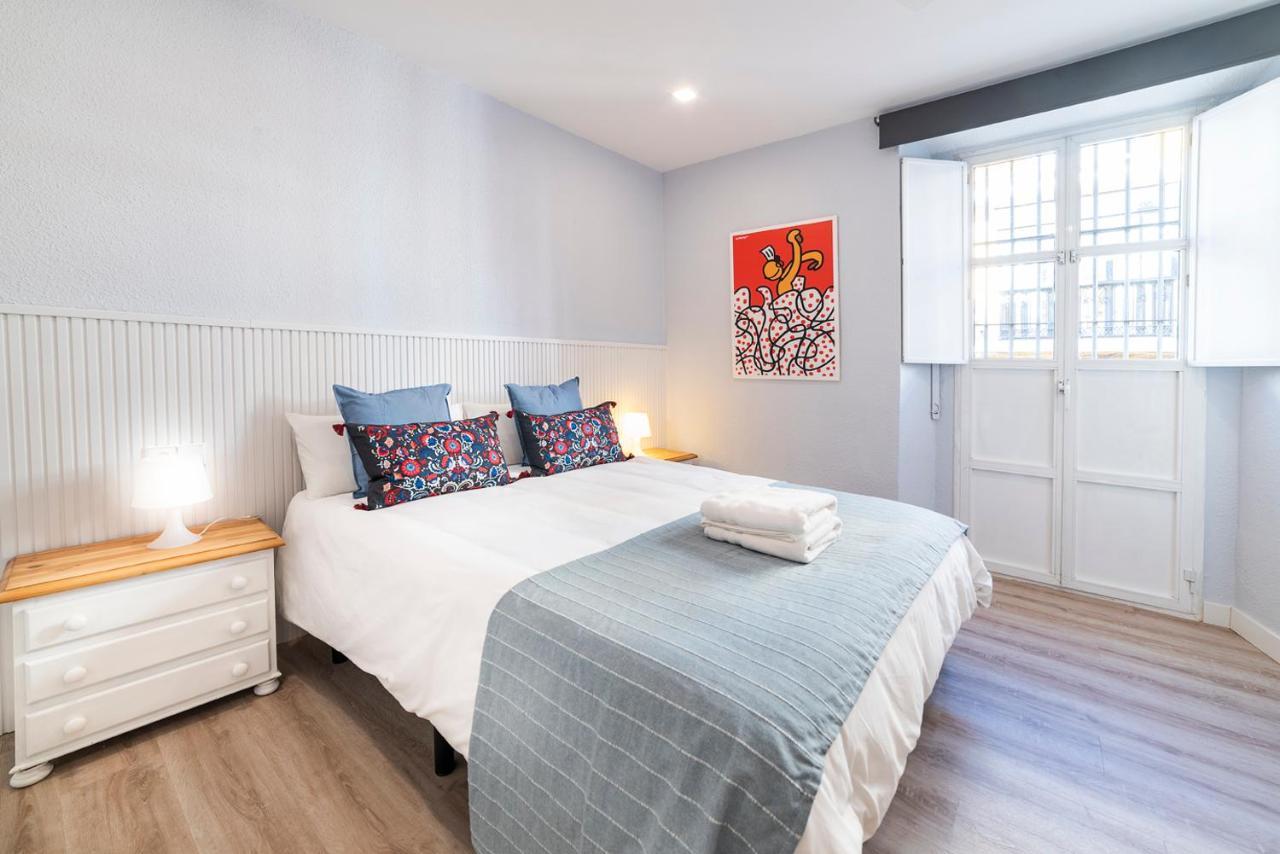 Apartamentos Alfaqueque A Sevilla Bagian luar foto