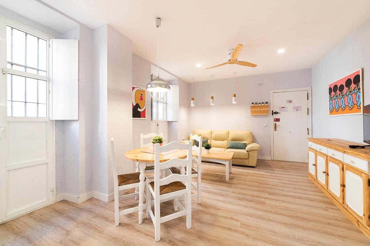 Apartamentos Alfaqueque A Sevilla Bagian luar foto